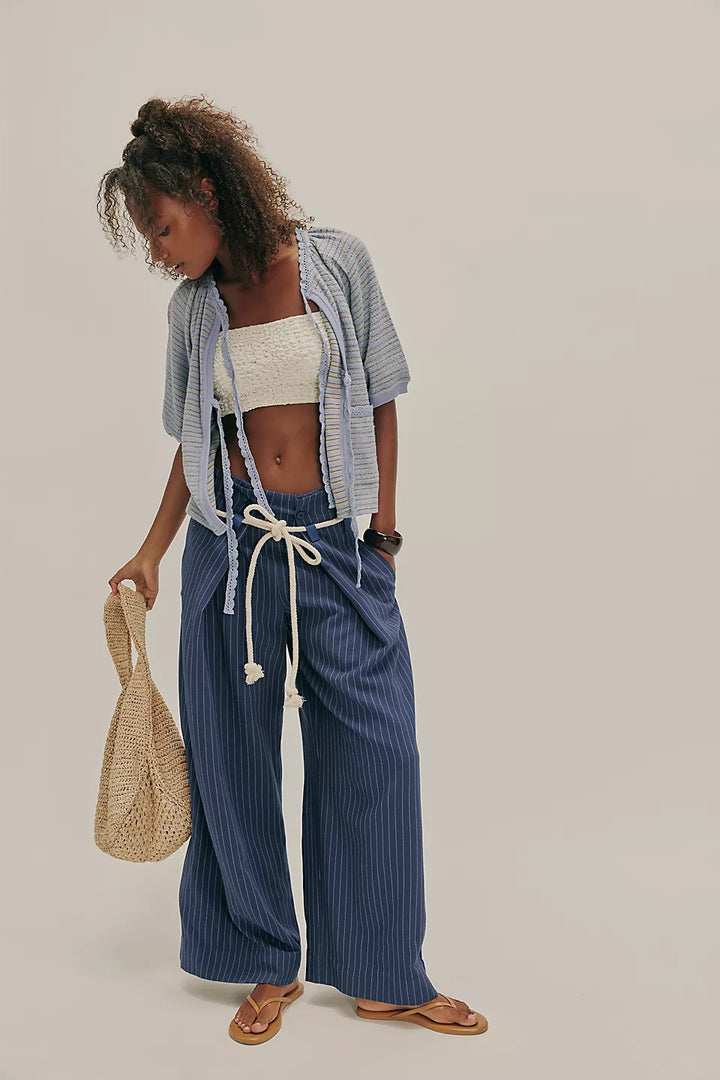Tropic Sweatshirt - Baby Blue